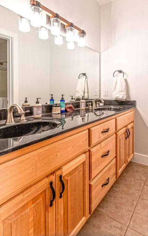 Enormous Cabin Retreat with Beautiful Views and Private Dock in Topton, North Carolina Cabin in Nantahala Lake