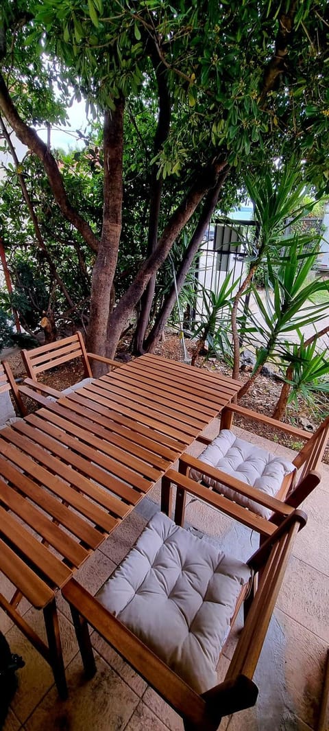 Spring, Day, Garden, Seating area, Garden view