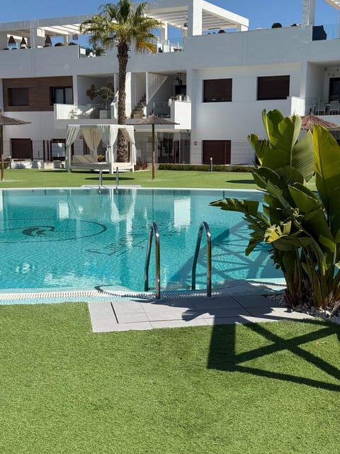 Garden, Garden view, Pool view, Swimming pool, sunbed