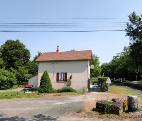 Authentique maison éclusière House in Centre-Val de Loire