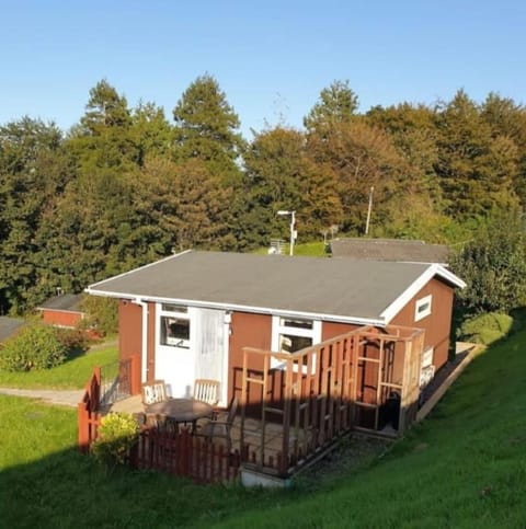 Cosy Chalet, Seasonal Pool & Play Park Llansteffan Chalet in Llansteffan