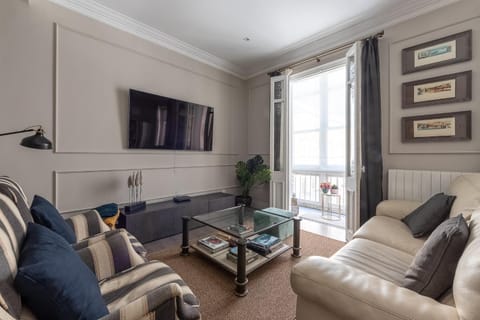 TV and multimedia, Seating area