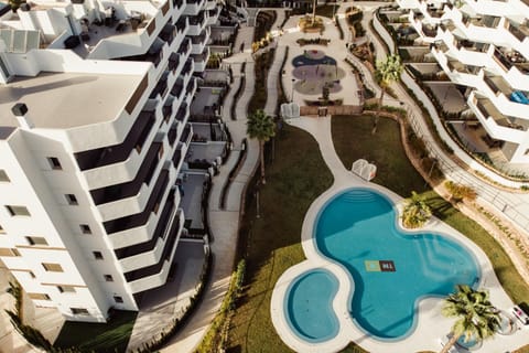 Property building, Day, Bird's eye view, Pool view, Swimming pool, Location