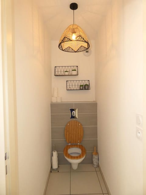 Quiet Garden - 10 minutes to Geneva Apartment in Canton of Geneva