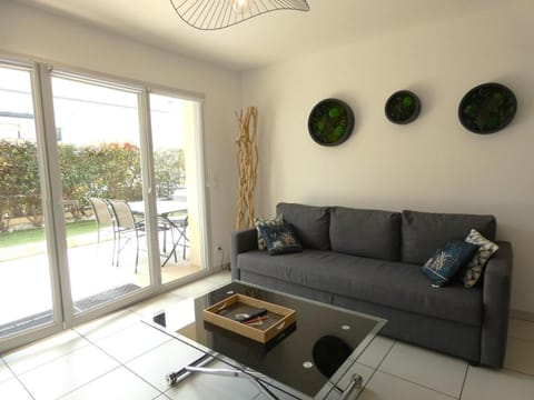 Quiet Garden - 10 minutes to Geneva Apartment in Canton of Geneva