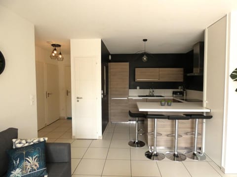 Quiet Garden - 10 minutes to Geneva Apartment in Canton of Geneva