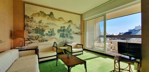 Communal lounge/ TV room, Living room