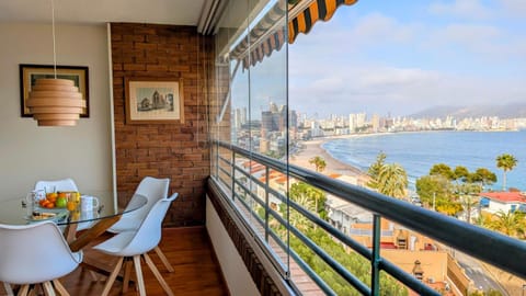 Dining area, City view, Sea view