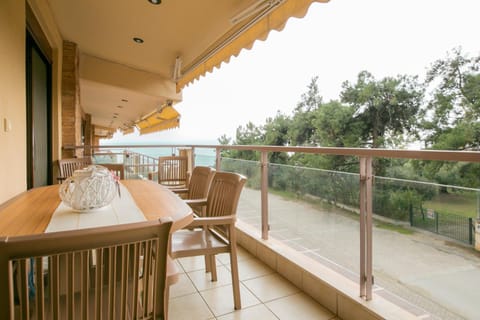 Patio, Day, Natural landscape, Summer, View (from property/room), Balcony/Terrace, Dining area, Sea view