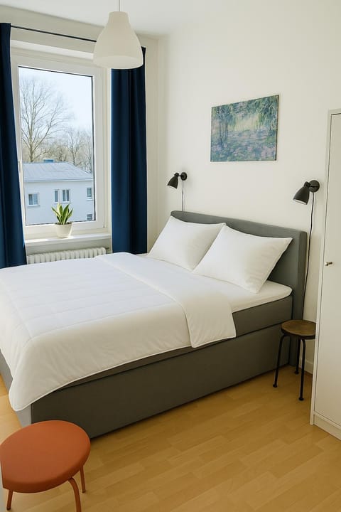 Bed, Photo of the whole room, Bedroom