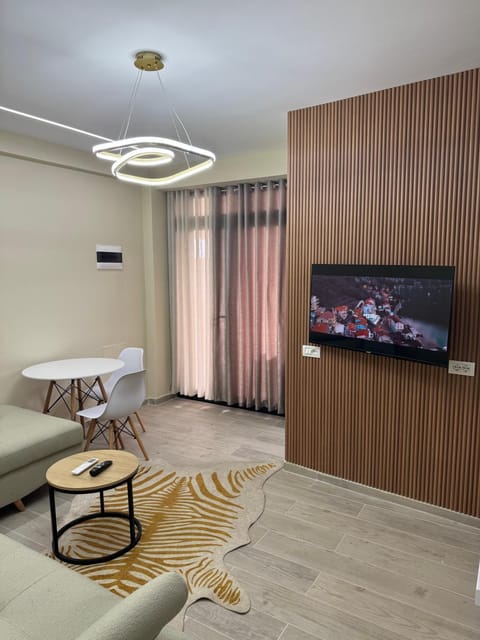 Communal lounge/ TV room, TV and multimedia, Living room, Seating area
