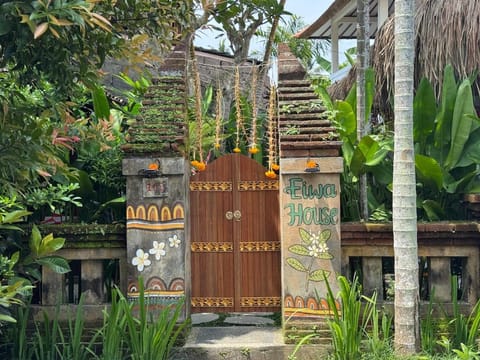 Old Eiwa house Apartment in Ubud