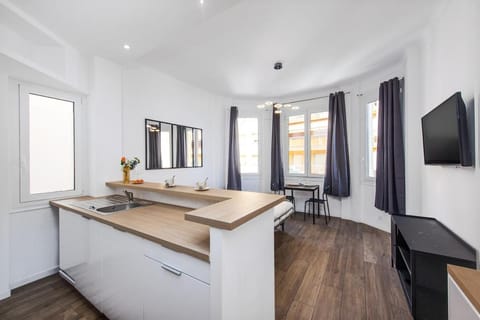 Palais athenea Apartment in Avenue du Carnier