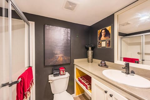 Rainforest Tiny Home Retreat Twilight Edition House in Forks