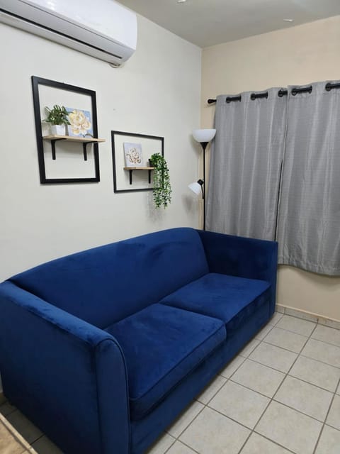 Living room, Seating area, air conditioner