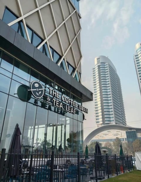 Property building, Day, City view