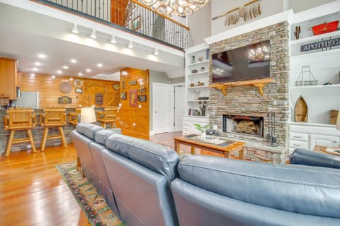 Game Room and Fire Pit Riverfront Home in Ellijay! House in East Ellijay