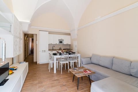 Kitchen or kitchenette, Living room, Dining area, stove