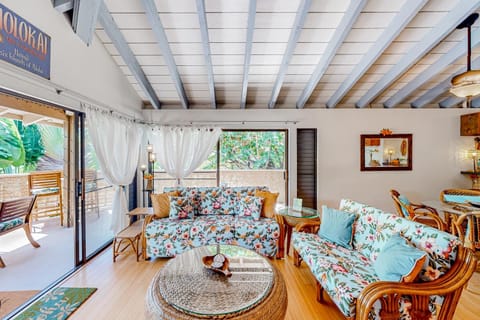 Plumeria Breeze at Ke Nani Kai #201 Apartment in Molokai