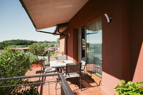 Property building, Patio, Day, View (from property/room), Balcony/Terrace, Dining area