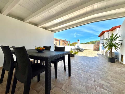 View (from property/room), Balcony/Terrace, Dining area