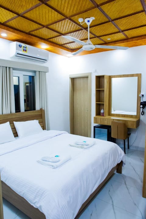 Bed, Photo of the whole room