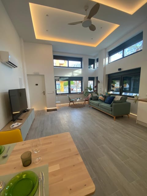TV and multimedia, Living room, Seating area