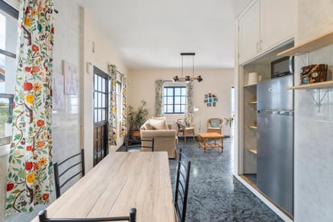 Pozo del deseo House in El Hierro