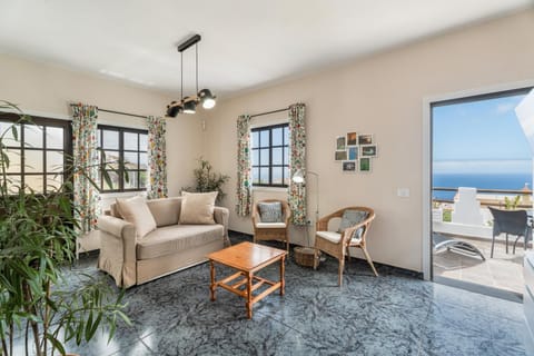 Pozo del deseo House in El Hierro