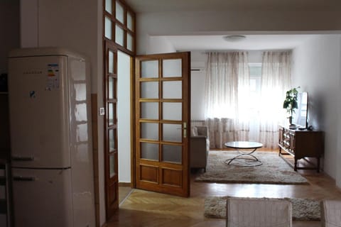 Living room, Photo of the whole room, Seating area