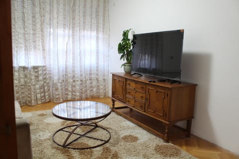 Communal lounge/ TV room, TV and multimedia, Evening entertainment