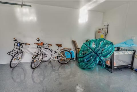 Heated Pool, Pet Friendly, Game Room and Bikes - Palm Leaf Haven - Roelens Vacations House in Lochmoor Waterway
