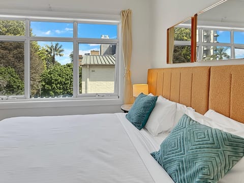 Bed, Bedroom, City view