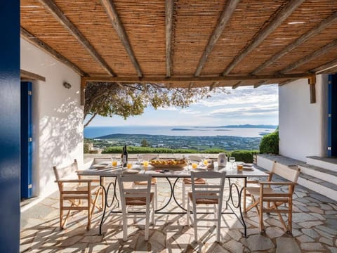 Natural landscape, View (from property/room), Balcony/Terrace, Seating area, Dining area, Mountain view, Sea view