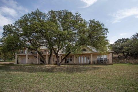 Lakefront 6BR Retreat w Dock & Game Room House in Lake Buchanan