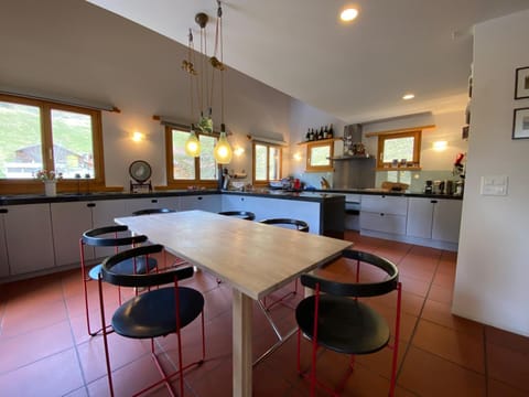 Kitchen or kitchenette, Dining area, stove