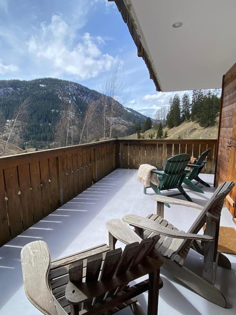 Day, Natural landscape, Balcony/Terrace, Mountain view