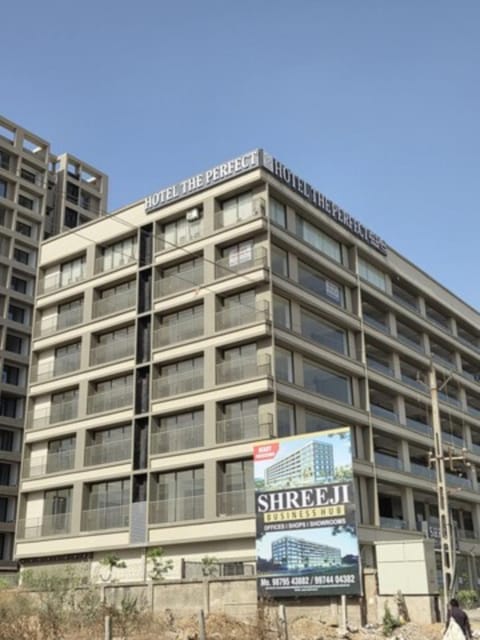 Property building, Day, Location, Parking