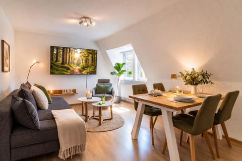 Living room, Seating area, Dining area
