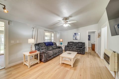 Walk to Beach Eufaula Fishermans Delight Home House in Longtown