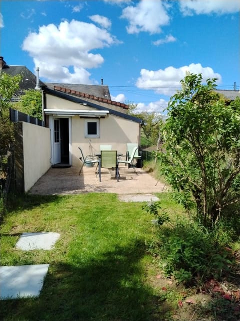 Property building, Patio, Garden, Garden view