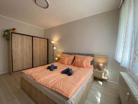 Bed, Bedroom, wardrobe