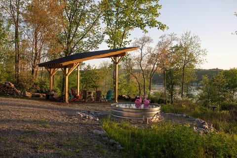 Conesus Lake Glamping With A View Campground/
RV Resort in Conesus Lake