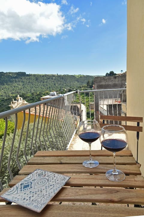 Day, Natural landscape, View (from property/room), Balcony/Terrace, Dining area
