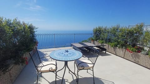View (from property/room), Balcony/Terrace, Sea view