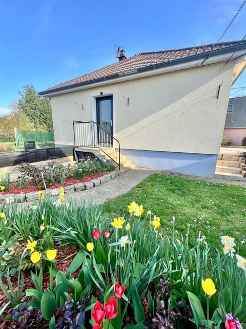 Property building, Spring, Day, Garden, Garden, Garden view