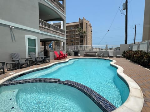 100Ft To Beach,Beachview,EV charger,Heated Pool,Jacuzzi House in South Padre Island
