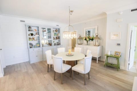 Seating area, Dining area