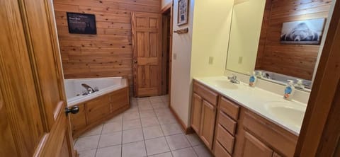 Villa With A View- 4 bedroom townhouse with lake and ski slope views House in McHenry