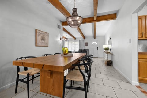 Cozy Home Close to UF, Shands & Everything in GNV House in Gainesville